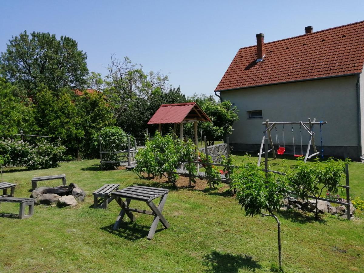 Ferienwohnung Kaman Nyaralo Badacsonytomaj Exterior foto